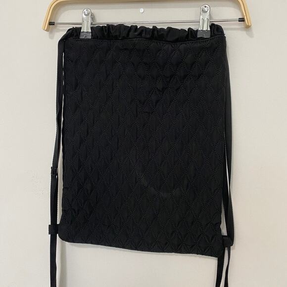 Fabletics Black Quilted Logo Drawstring Bag - Picture 3 of 6